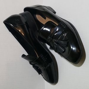 Tahari Size 9 Black Patent Slip-on Loafer